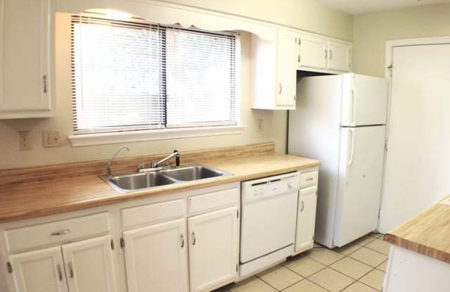 5436 Chatham Lake Drive