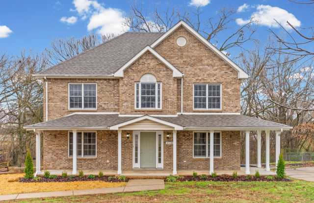 Spacious 3 bedroom 2 1/2 bath home for rent!