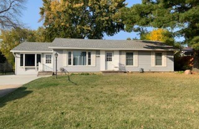 2504 Orchard Drive - 2504 Orchard Drive, Cedar Falls, IA 50613