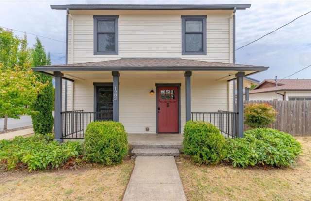 Photo of 3505 Lancaster Dr NE