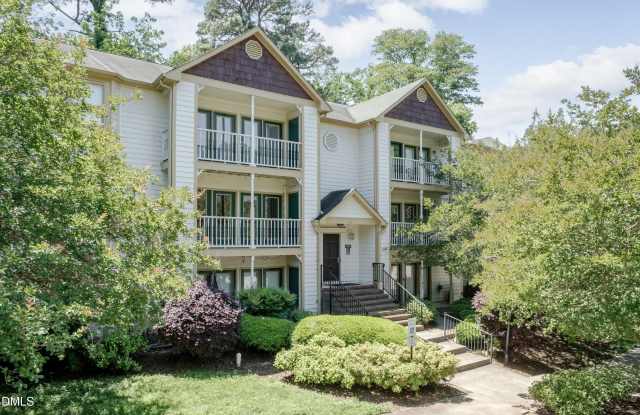 1521 Creekwood Court