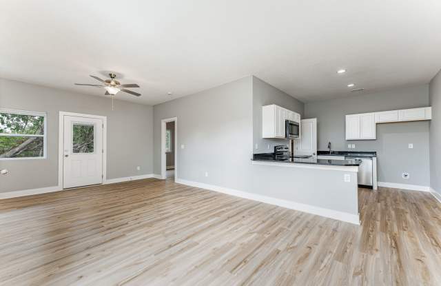 407 Southeast 14th Court - A