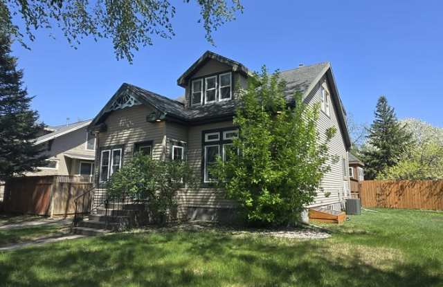 1011 Cottonwood Street