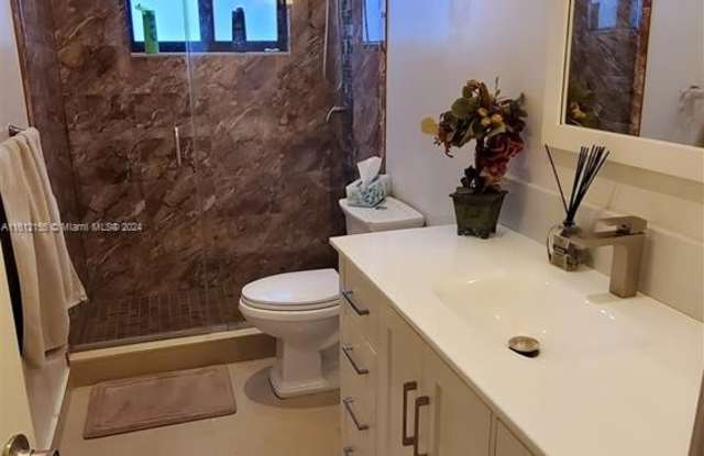1075 NW 127th Path
