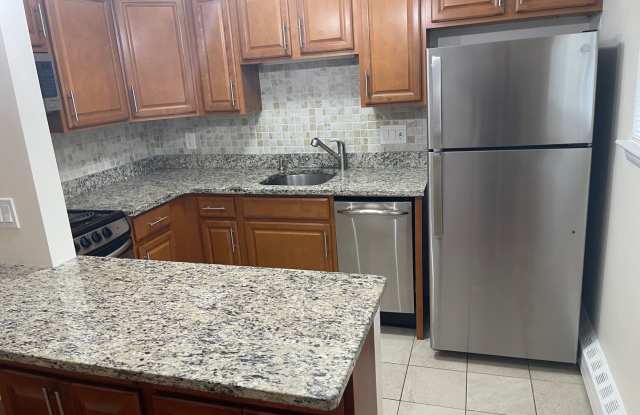 Coolidge Corner 1 free month Renovated Spacious and very sunny top floor 2 bed, HT and HW inc