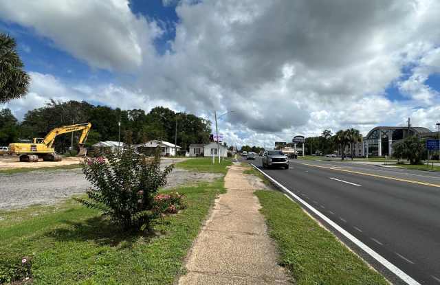 333 S Ferdon Boulevard