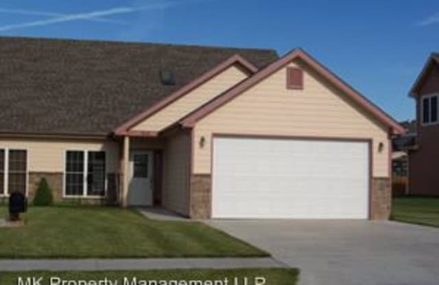 516 Stonedale - 516 Stonedale Dr, Manhattan, KS 66503