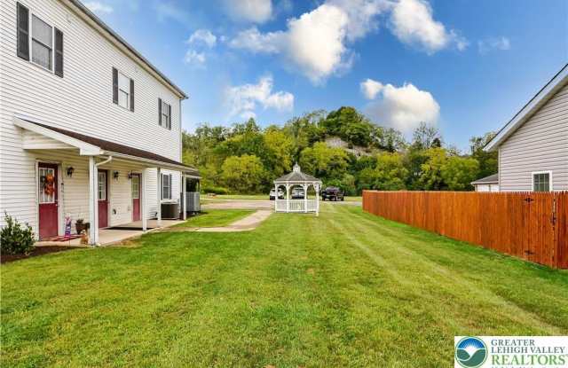 4029 Main Street unit: D