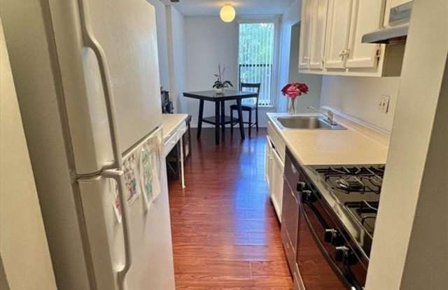 2 Shrewsbury Green Dr