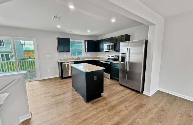 2566 LAUREL PARK DRIVE