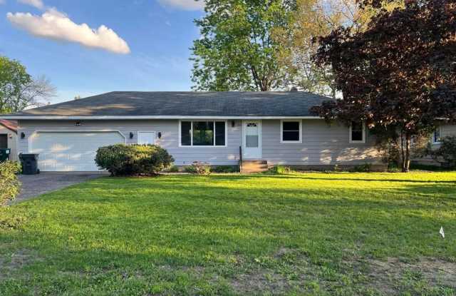 Completely remodeled rambler, fully fenced back yard with pool for rent available NOW