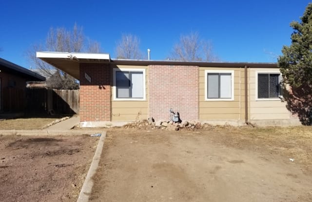 376 Greensboro South - 376 Greensboro South, Stratmoor, CO 80906