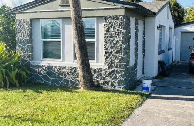 Photo of 37 Byron Ellinor Drive unit: B