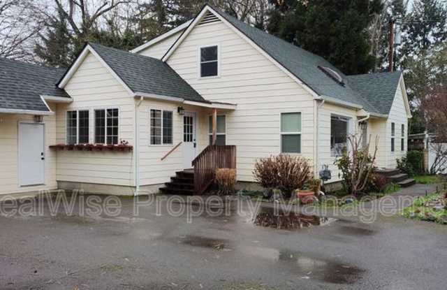 345 W Selmar Ct