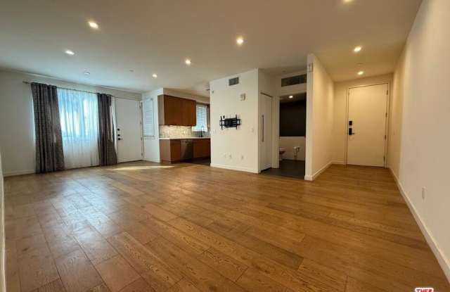 532 W Elk Ave unit: 6