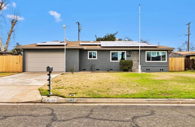 4040 N Larkin Ave - 4040 North Larkin Avenue, Tarpey Village, CA 93727