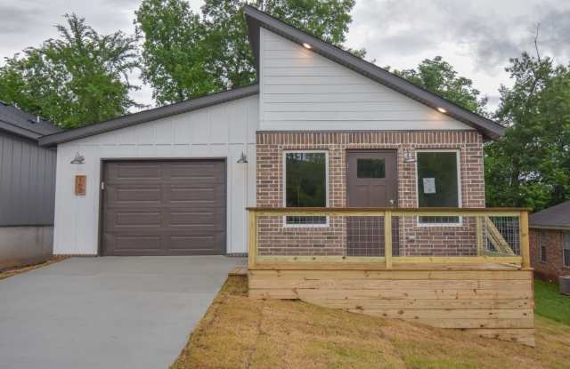 2 Bedroom 2 Bathroom Home in Fayetteville, AR