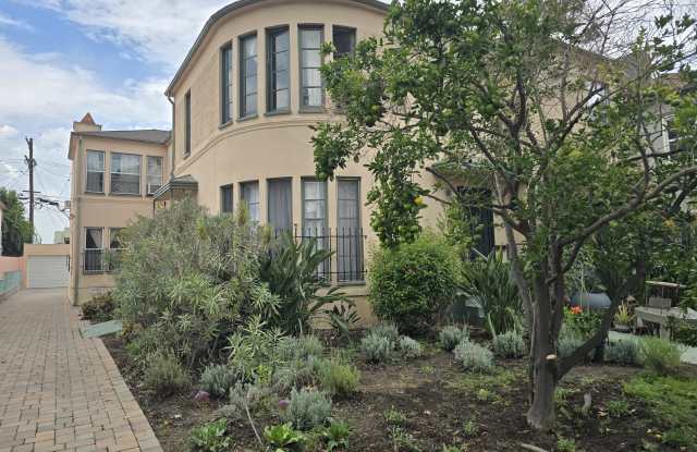 1231 Orange Grove Avenue