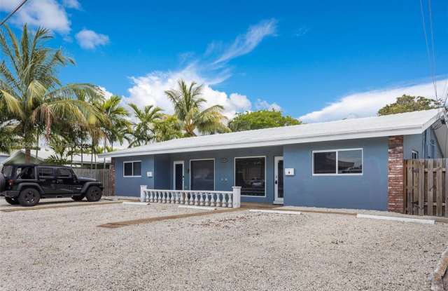 3241 NE 17th Ave