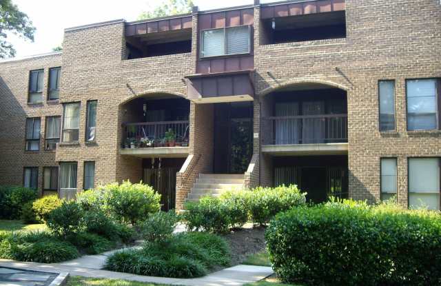 Photo of 11200 CHESTNUT GROVE Square unit: 303