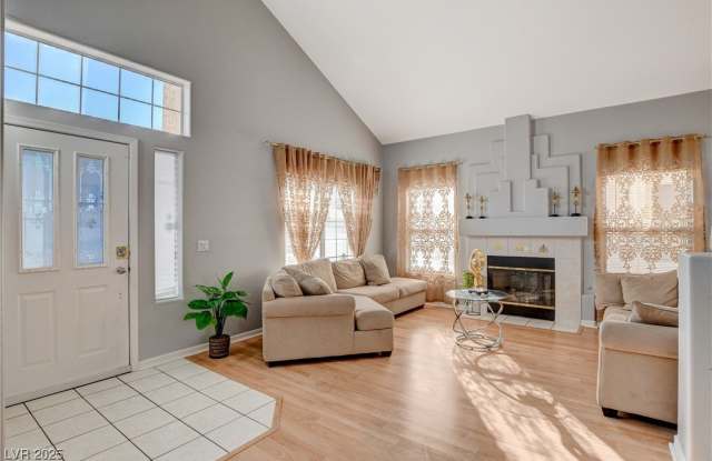 7834 W Gilmore Avenue