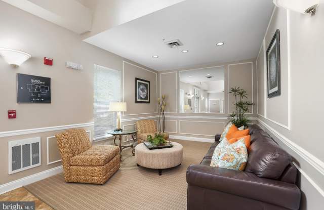 101 WATKINS POND Boulevard unit: 4-201