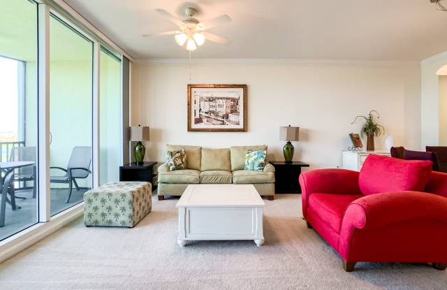 645 Lost Key Dr Unit 302