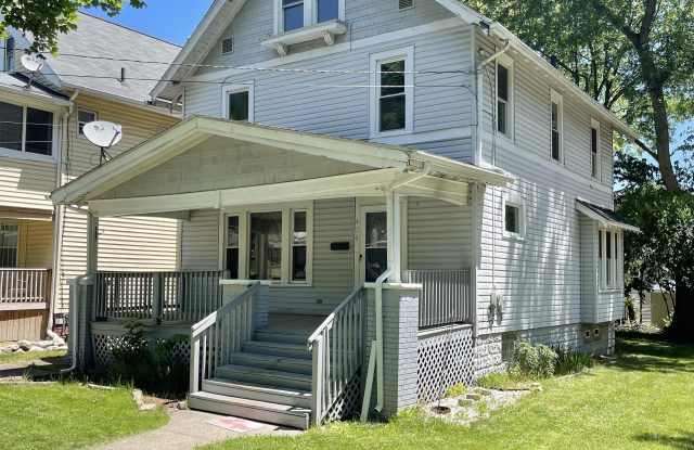 428 Crestwood Ave.