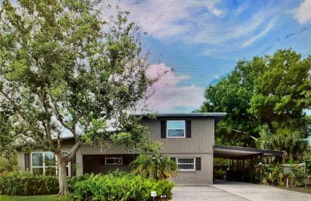 836 CYPRESS AVENUE