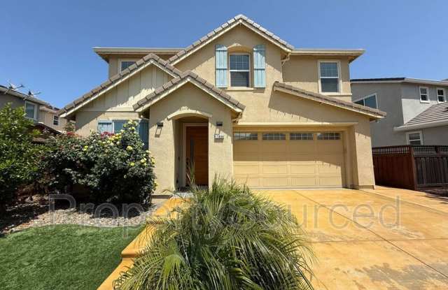 17894 Amador Dr
