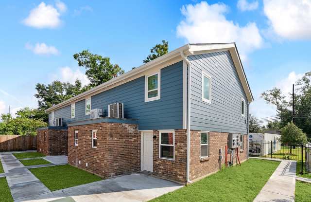 Beautifully Renovated Condo Style Apartment