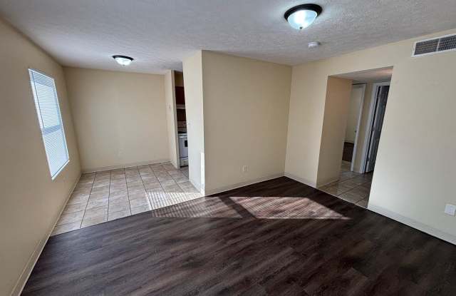 901 Colonial Park Dr