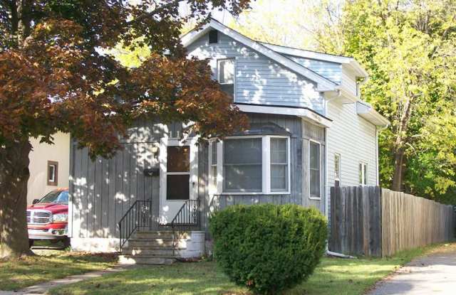 110 Hudson Ave