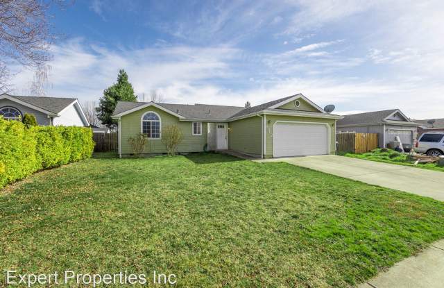 8062 25th Ave - 8062 25th Street, White City, OR 97503