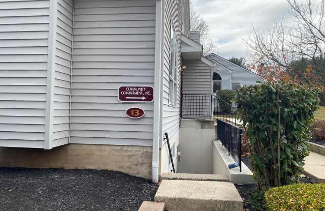 252 W SWAMP Road unit: 13