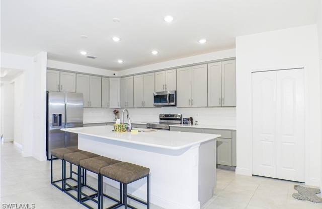 8925 cascade price Circle