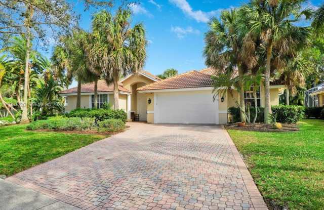 6995 Cypress Cove Cir