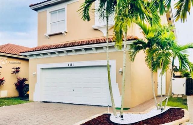 2121 NE 37th Ter - 2121 NE 37th Terrace, Homestead, FL 33033