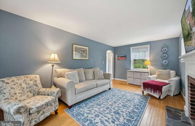 Photo of 2307 CHEVERLY Avenue