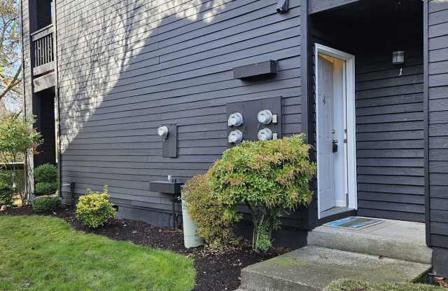Charming, semi-private 2 bed, 2 bath condo