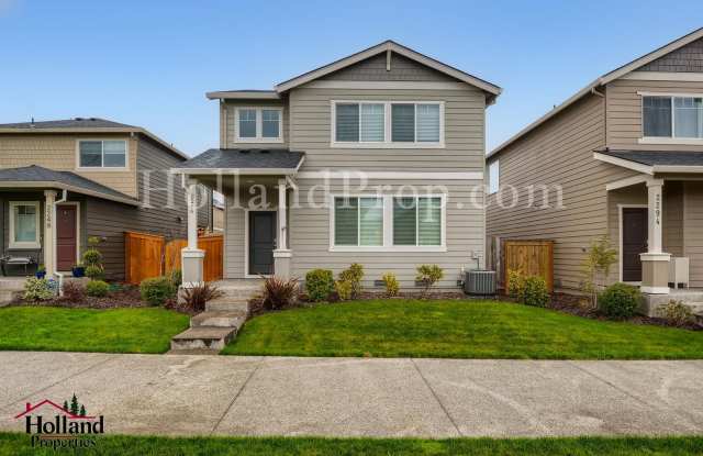 Beautiful Gresham Single-Family Home with a SPECIAL OFFER of $150 credit on your first full month's rent and now with a NEW PRICE at $2,850!