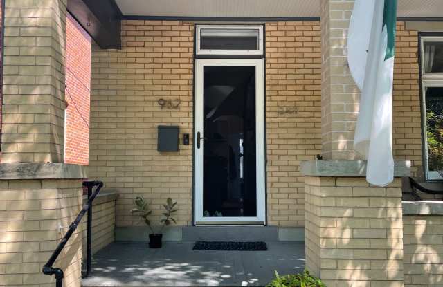 962 Mount Pleasant Avenue