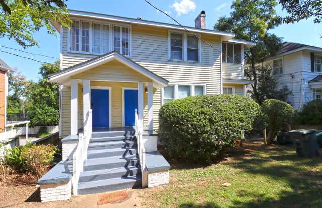 3 BR 1BA located in University Hill