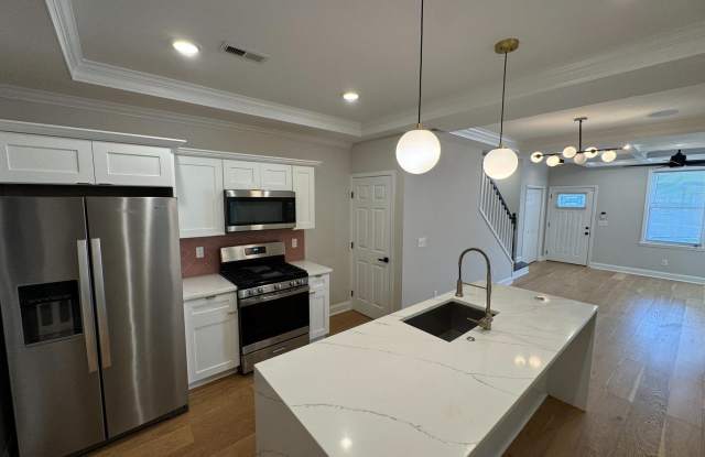 2612 LOYOLA NORTHWAY