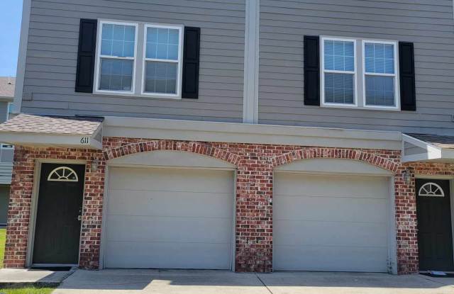 611 Peach Street - 1