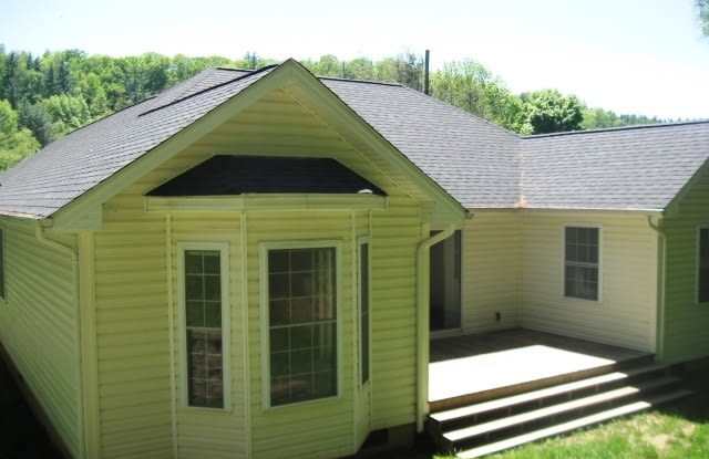 247 Daniel Boone Drive Extension