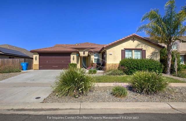 Offering a 6 Month Lease | 4 Bedroom 3 Bathroom Plumas Lake Beauty!