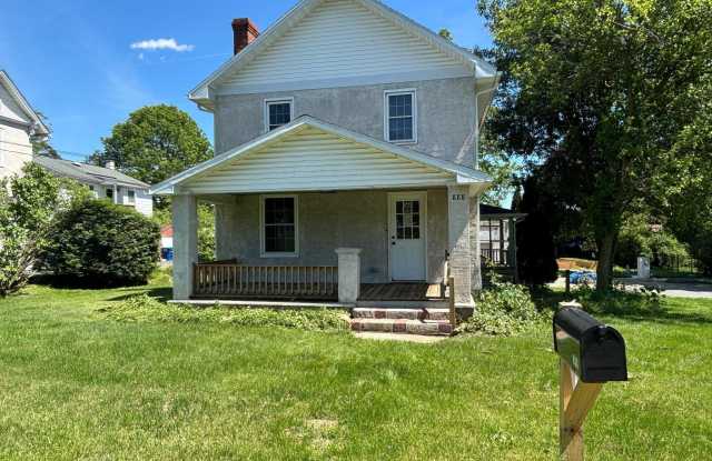888 WALNUT Street