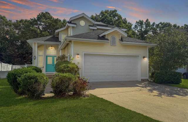 Photo of 100 La Mesa Ct