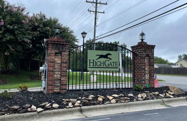 2 BED, 2 BATH CONDO LOCATED IN GREENSBORO!